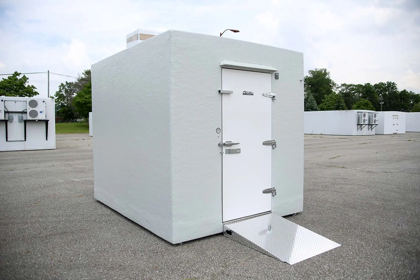 Walk-in Coolers Seamless Fiberglass Design Polar King