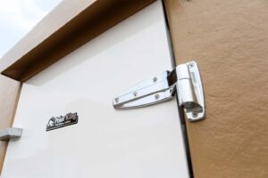 walk-in cooler door and hinges